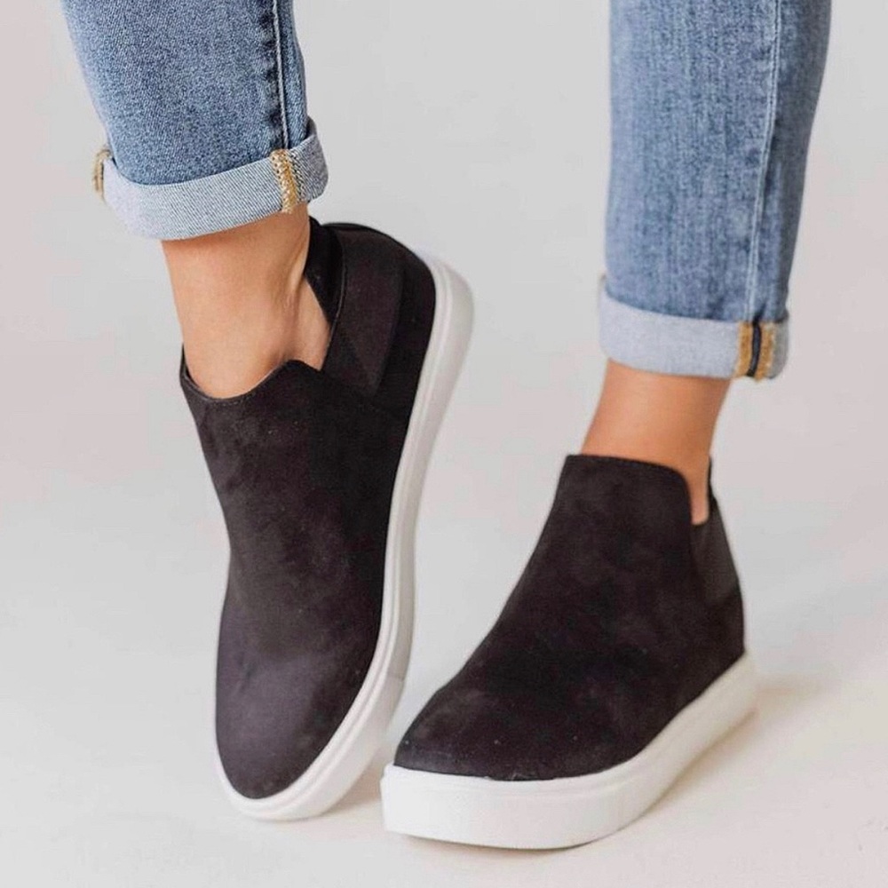 RELISTED UNDER SHOES Black Hidden Wedge Sneaker - Picture 5 of 7